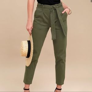 Lulu’s Tie Waist Cropped Pants